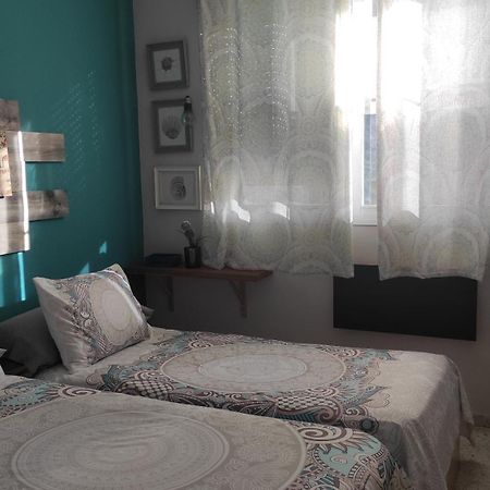 Habitacion Doble Con Aseo Compartido Кория-дель-Рио Экстерьер фото
